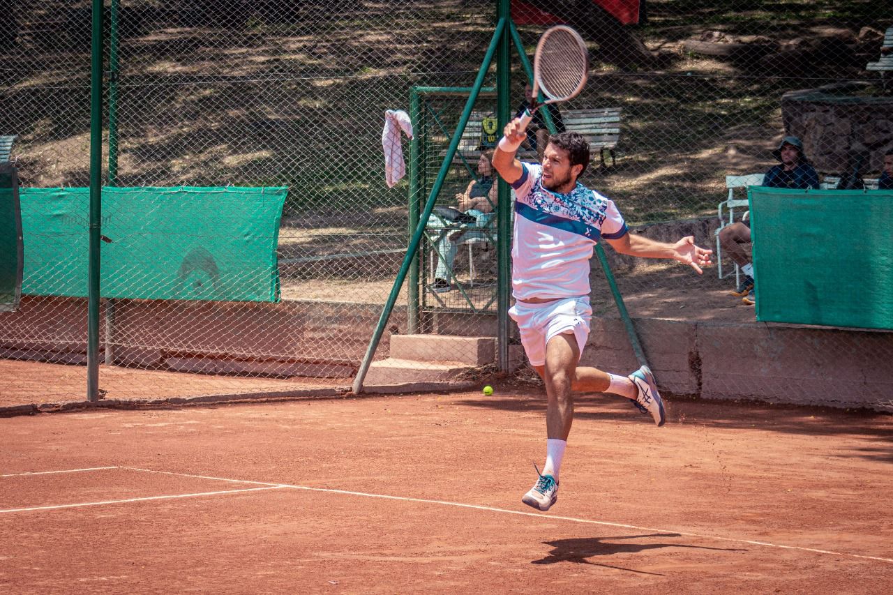 Gabriel Hidalgo eliminó al maximo favorito del ITF M25 World Tenis Tour