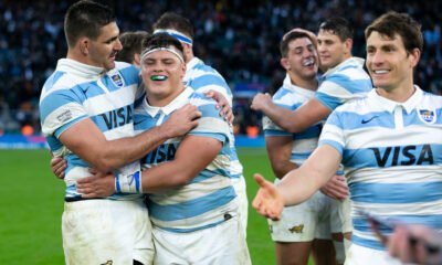 El seleccionado argentino de rugby, Los Pumas, ascendió hoy del octavo al sexto puesto en el escalafón mundial que elabora la World Rugby, tras vencer de visitante a Inglaterra por segunda vez en la historia, al imponerse por 30-29 en el estadio de Twickenham, en Londres.