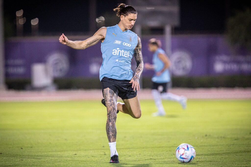 El delantero uruguayo Darwin Núñez aseguró hoy que el objetivo del equipo "celeste" pasará por "ganar el Mundial de Qatar"