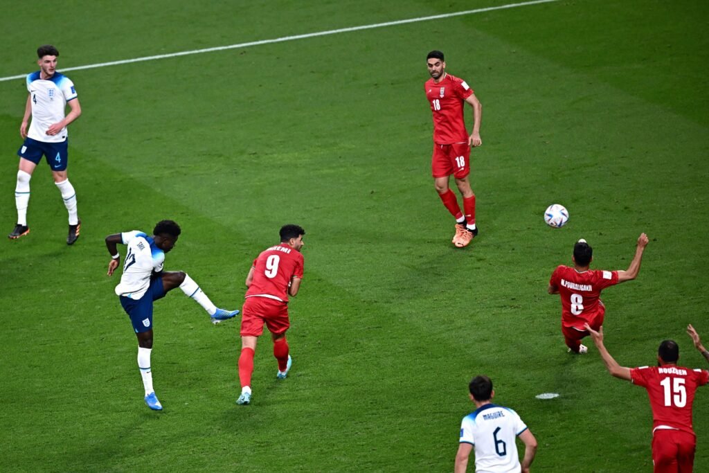 Inglaterra golea a Irán por 6-2 en el debut del Grupo B del Mundial Qatar 2022 en el Estadio Internacional Jalifa, 