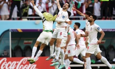 El seleccionado de Irán venció hoy a Gales por 2 a 0, por el Grupo B y con tantos logrados en tiempo adicional y sueña con la clasificación
