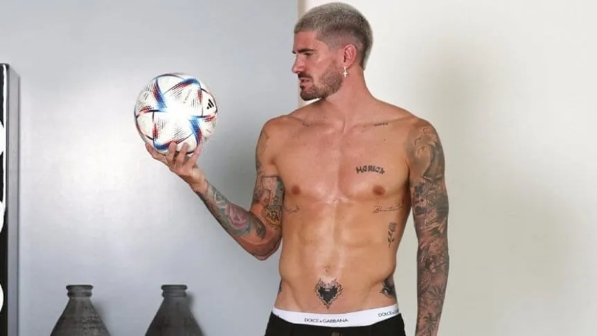 El volante del seleccionado argentino, Rodrigo De Paul, ladero de Lionel Messi dentro y fuera de la cancha en el representativo nacional