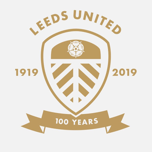 Leeds United Football Club es un club de fútbol profesional con sede en Leeds, West Yorkshire en Inglaterra. El club compite en la Premier League, el nivel más alto del sistema de ligas de fútbol de Inglaterra