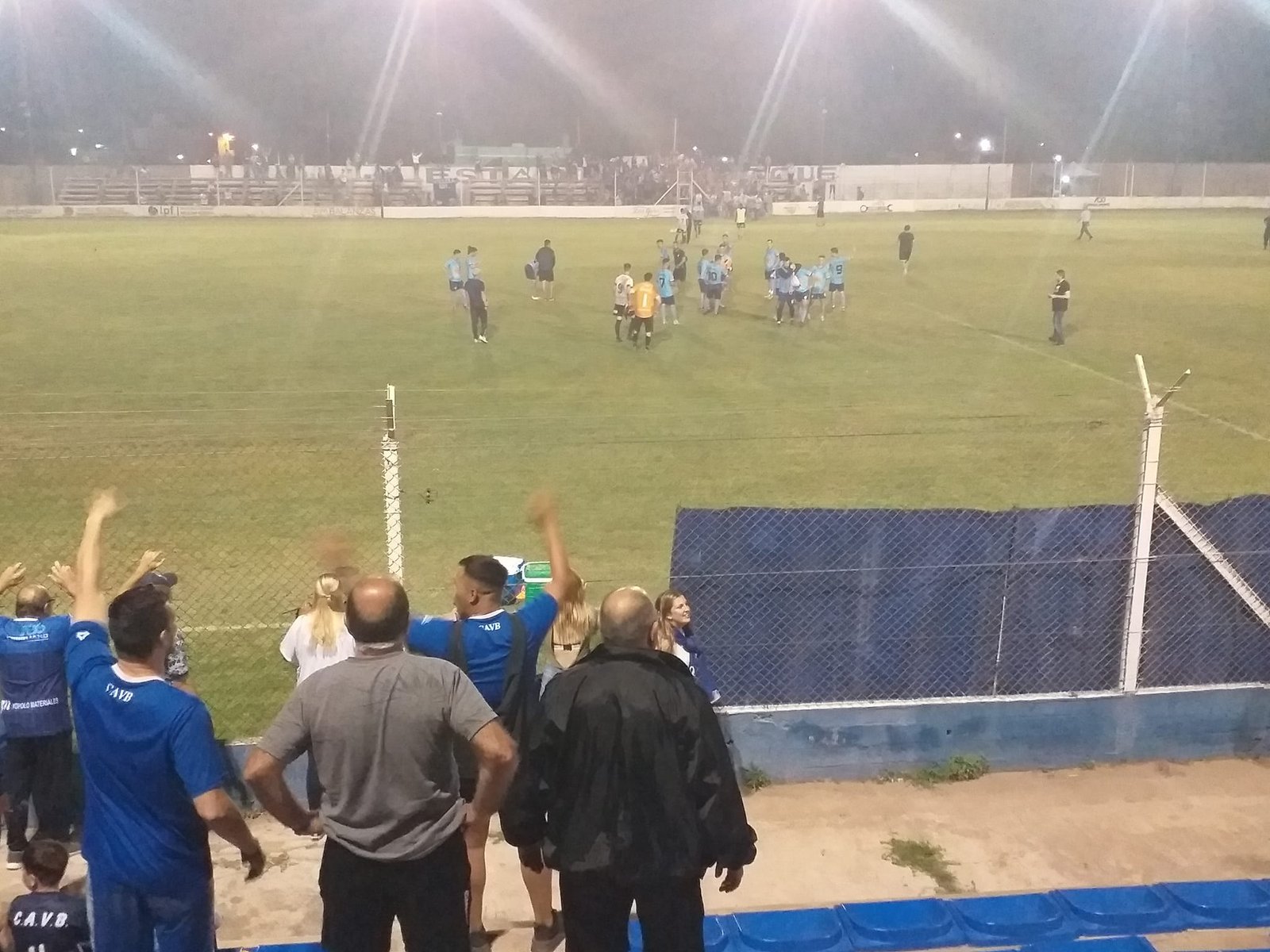 En un partidazo Villa Belgrano de Junín accedió a la tercera ronda del Torneo Regional Amateur.