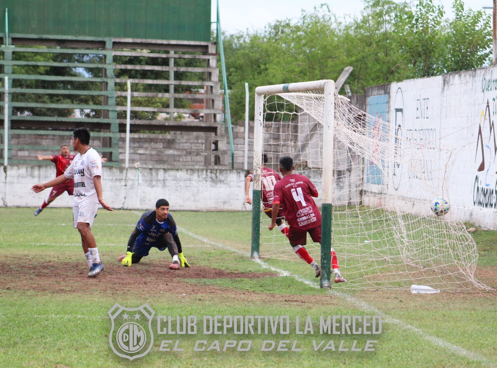 Deportivo La Merced se pone en ventaja en el primer chico ante Altos Hornos Zapla