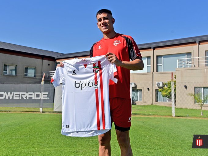 El defensor mendocino Zaid Romero se transformó esta tarde en el tercer refuerzo de Estudiantes que adquirió el 60 por ciento