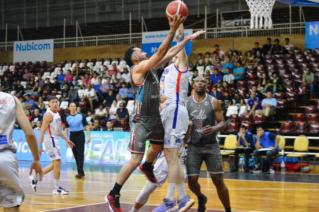 En el último partido del año, Salta Basket cayó ante el duro combinado santiagueño de Independiente, rival que lo venció por 85-72