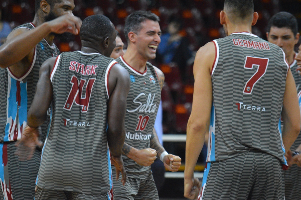 Salta Basket recibió al conjunto sanjuanino de Jáchal, y a pesar de su juego batallador, el equipo local logró quedarse con la victoria 93-84