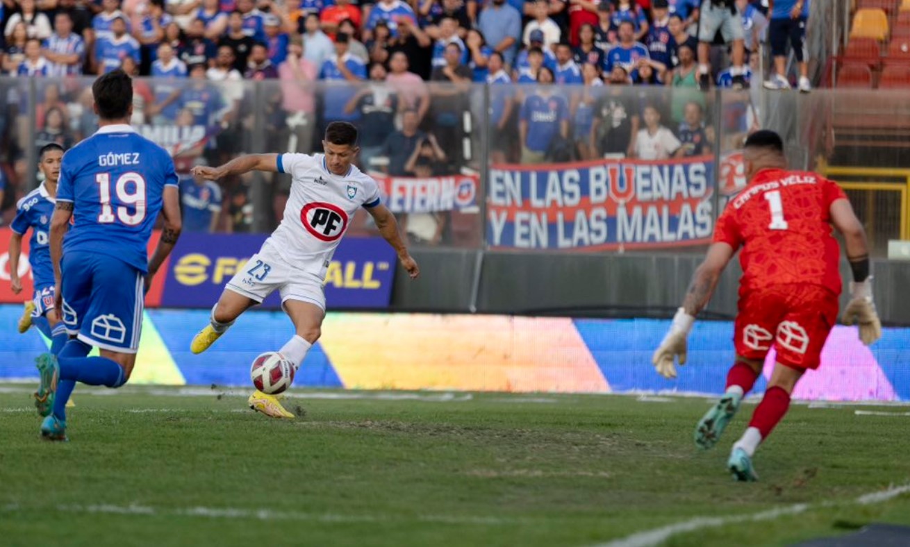 El técnico Mauricio Pellegrino se estrenó con el pie izquierdo en Universidad de Chile, tras caer por un claro 3-1 ante Huachipato en el estadio Santa Laura, en un partido donde el planteamiento del argentino no encontró las respuestas necesarias para revertir el marcador ante los de la Octava Región.
