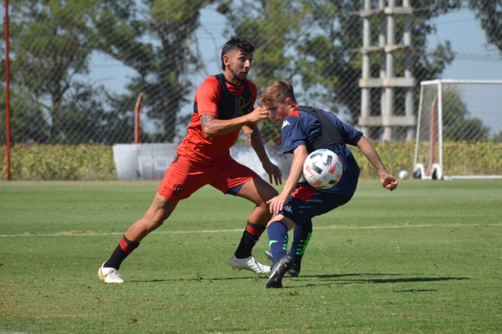 Patronato de Paraná superó hoy a la Reserva de Unión de Santa Fe, por 2-0, en el primer amistoso de la pretemporada que asumió este año