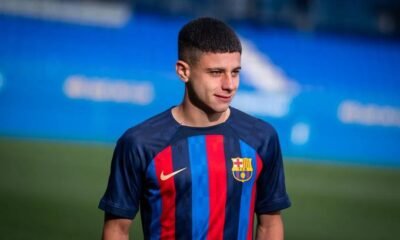 El volante ofensivo argentino Lucas Román, de 18 años, recientemente contratado a Ferrocarril Oeste por Barcelona, de España, fue presentado ayer como nuevo futbolista del club español