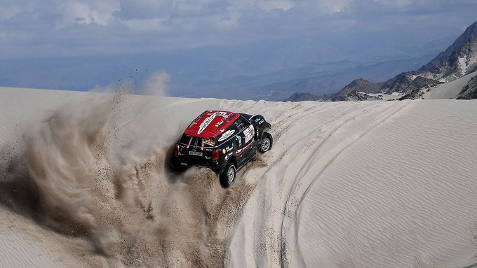 Terranova abandonó hoy el Dakar por problemas físicos cuando encaraba la cuarta etapa los hermanos Benavides en el top 10 de las motos