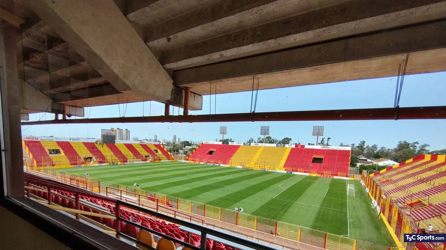 San Martín de Formosa partió esta tarde rumbo a la vecina provincia de Chaco, donde mañana sostendrá ante Racing Club por Copa Argentina
