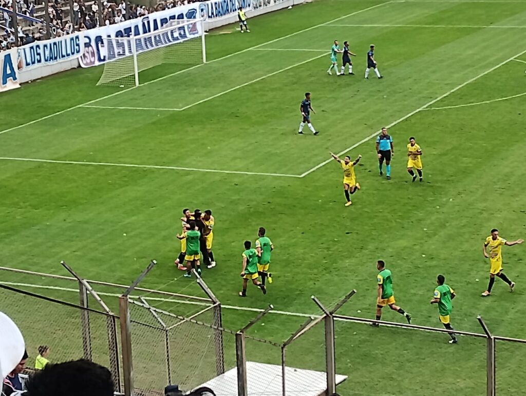 Juventud Antoniana y Crucero del Norte empataron en el Padre Martearena