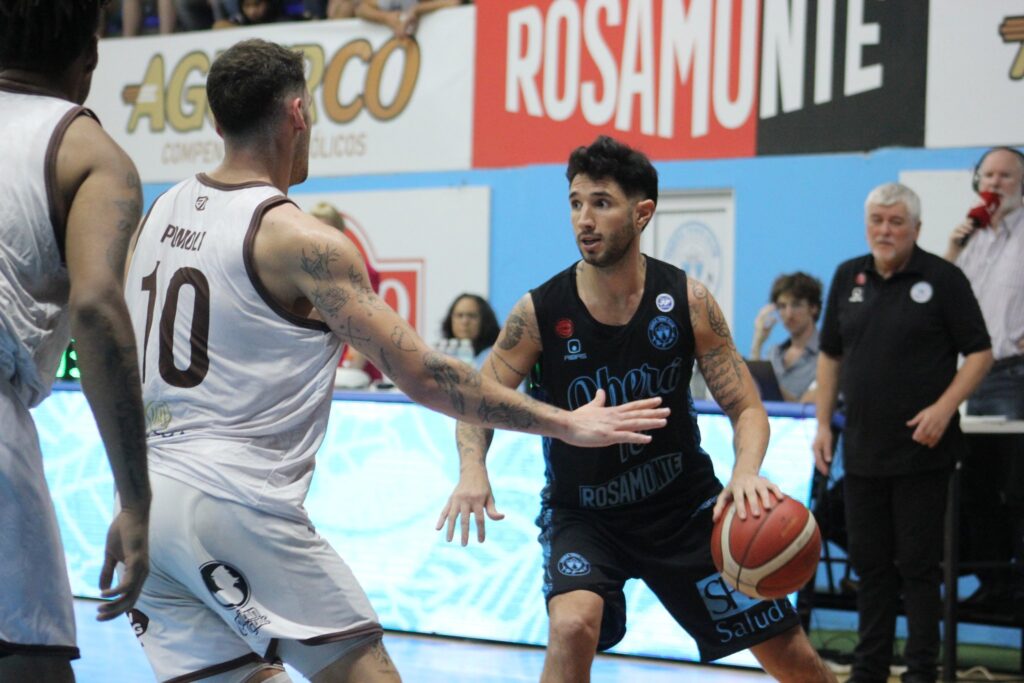 Platense, noveno en las posiciones de la fase regular de la Liga Nacional (LNB) dio el golpe al vencer al cuarto, Oberá Tenis Club
