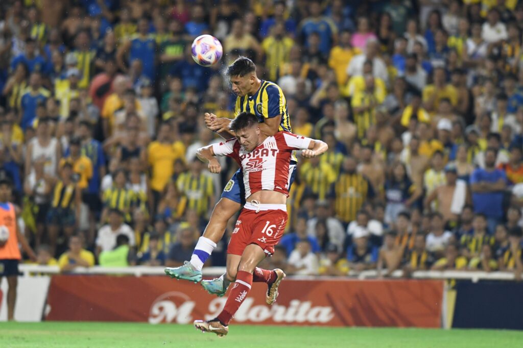 Rosario Central y Unión empataron en un tanto esta noche, con un golazo de Giaccone, en un pobre encuentro jugado en el Gigante de Arroyito