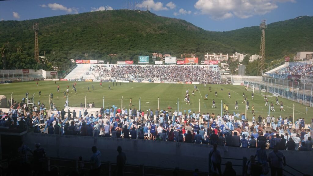 Gimnasia y Tiro le ganó como local a Juventud Antoniana por 1 a 0, con un gol de tiro libre polémico, y se quedó con el clásico salteño