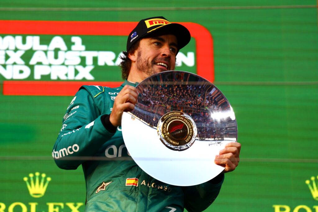 El ganador del Gran Premio de Australia, Max Verstappen (Red Bull), y Fernando Alonso (Aston Martin), tercero, descargaron hoy sus criticas