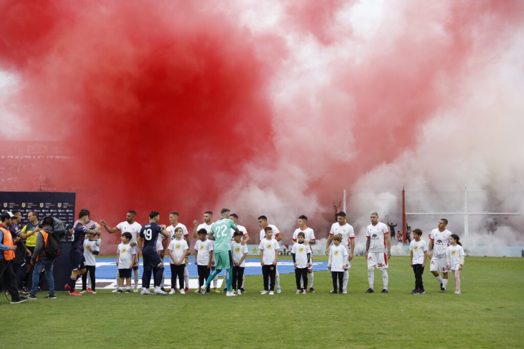 Talleres superó esta tarde con claridad a Instituto, 3 a 0, en encuentro entre cordobeses de la novena fecha de la Liga Profesional de Fútbol (LPF)