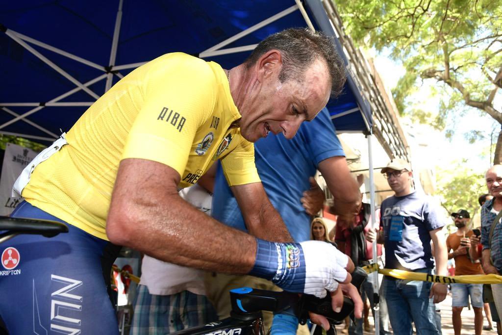 Jorge Giacinti se coronó hoy campeón en la 78va. edición de la Vuelta del Uruguay que durante diez días recorrió gran parte del país
