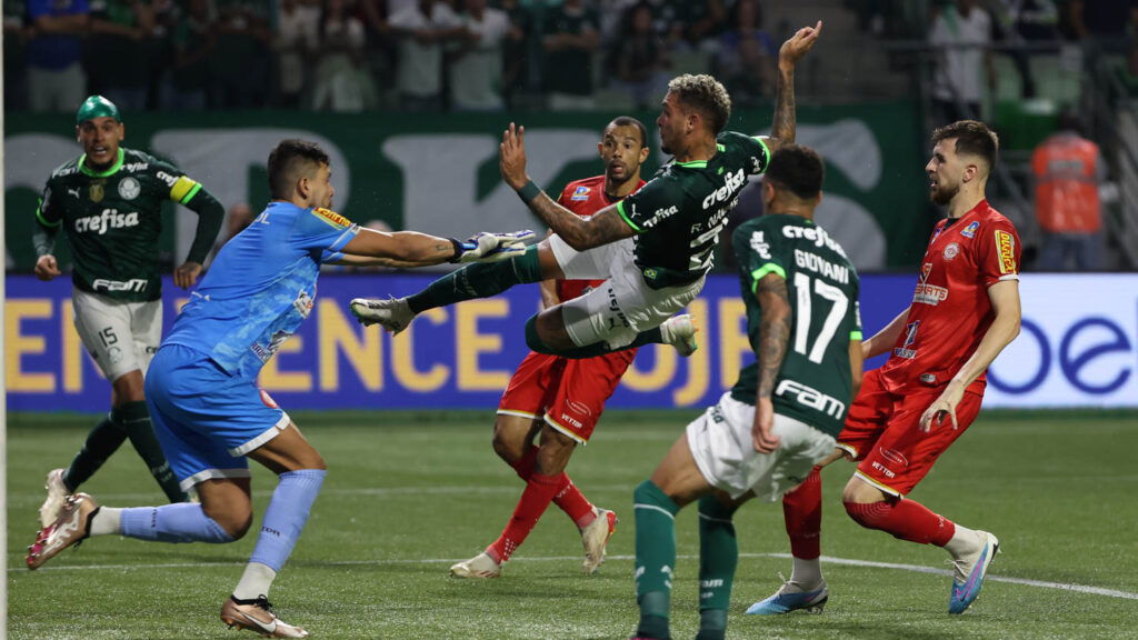Los argentinos José Manuel López, en Palmeiras, y Rodrigo Battaglia, en Atlético Mineiro, marcaron goles en los triunfos de sus equipos