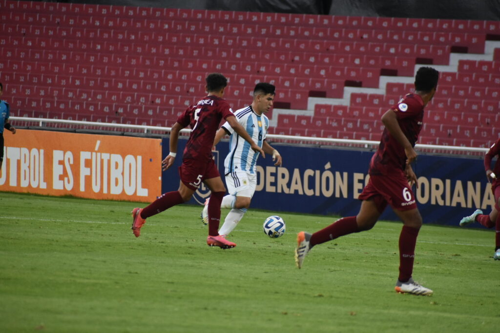 Argentina venció esta tarde a Venezuela por 2 a 1 en la segunda fecha del hexagonal final del Sudamericano Sub 17 de Ecuador