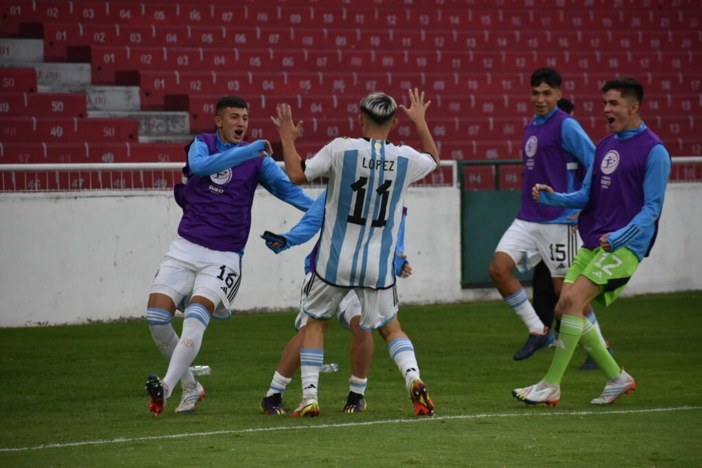 Argentina venció esta tarde a Venezuela por 2 a 1 en la segunda fecha del hexagonal final del Sudamericano Sub 17 de Ecuador