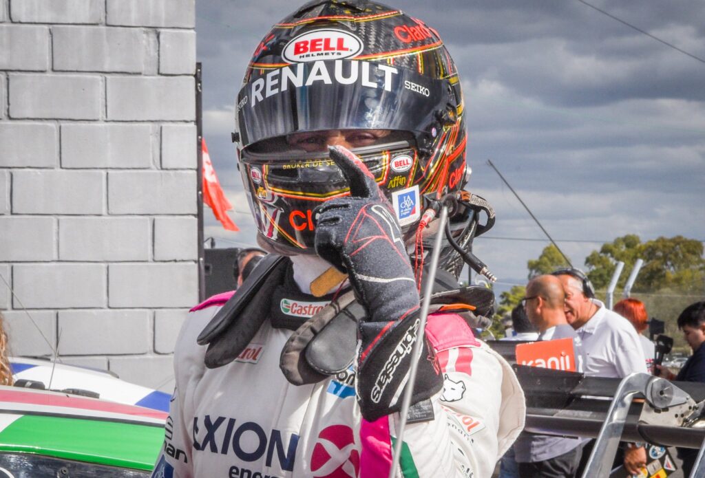 Leonel Pernía (Renault) consiguió este sábado el mejor tiempo clasificatorio en la tercera fecha del TC2000