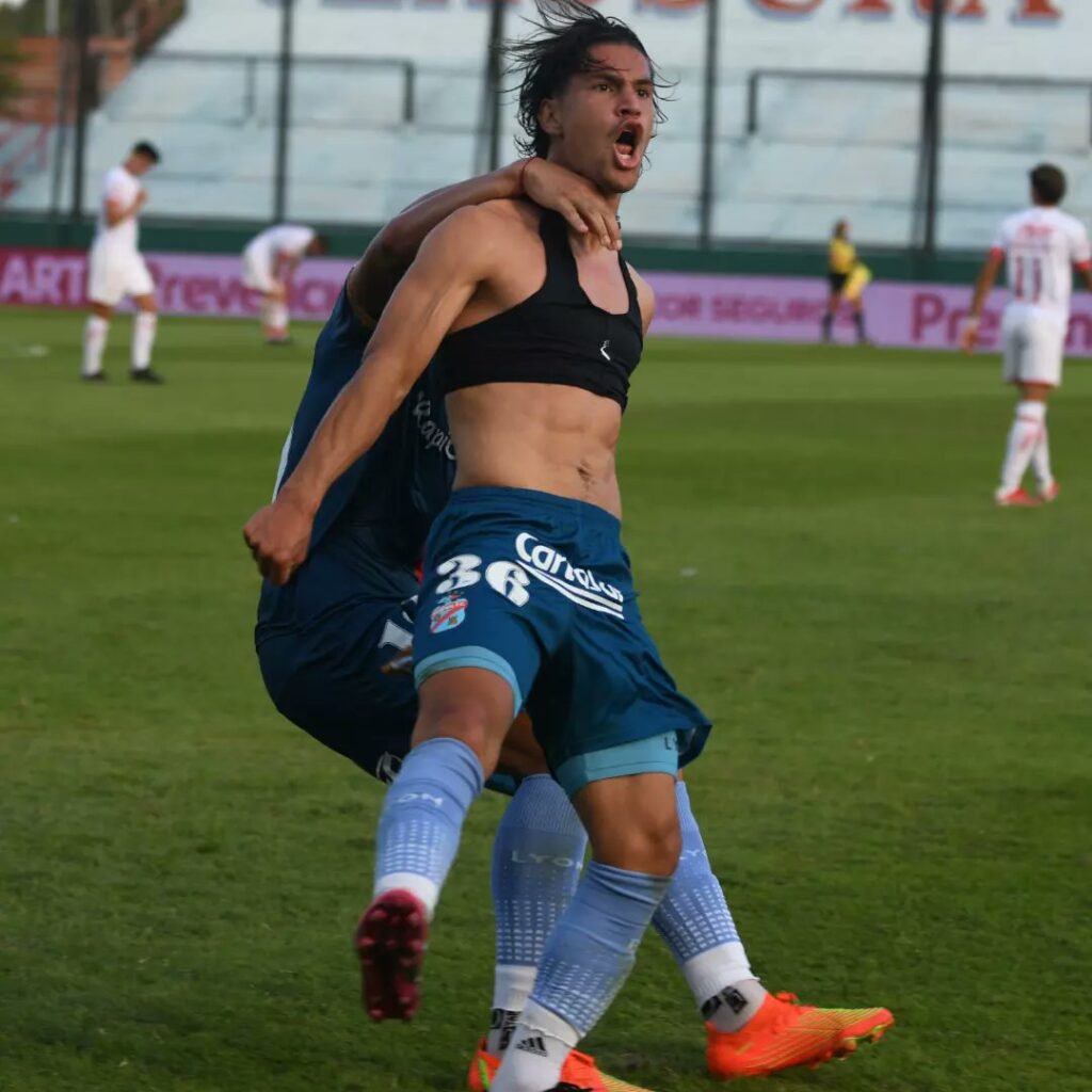 Arsenal consiguió un agónico triunfo de local ante Unión por 2 a 1 en un partido directo de la pelea por evitar el descenso