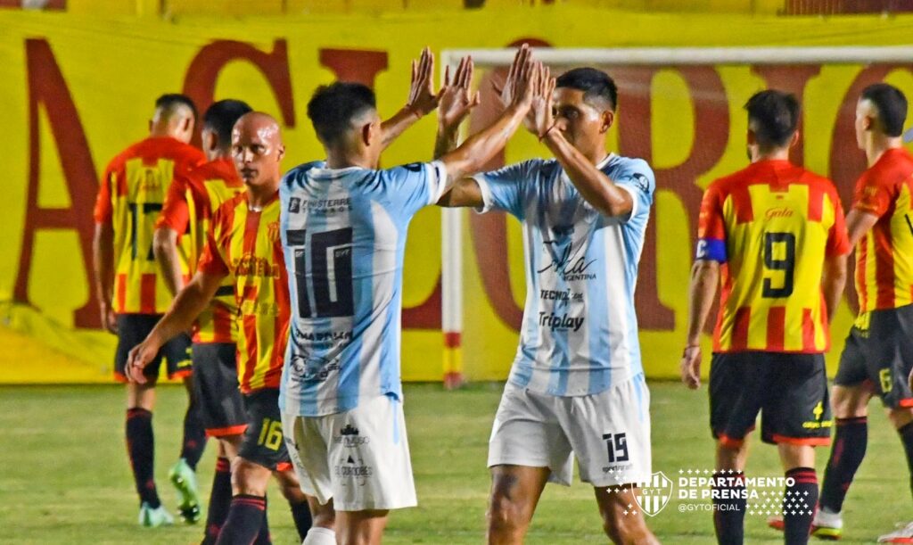 Gimnasia y Tiro de Salta consiguió anoche un valioso triunfo como visitante por 1 a 0 en la cancha de Sarmiento de Resistencia