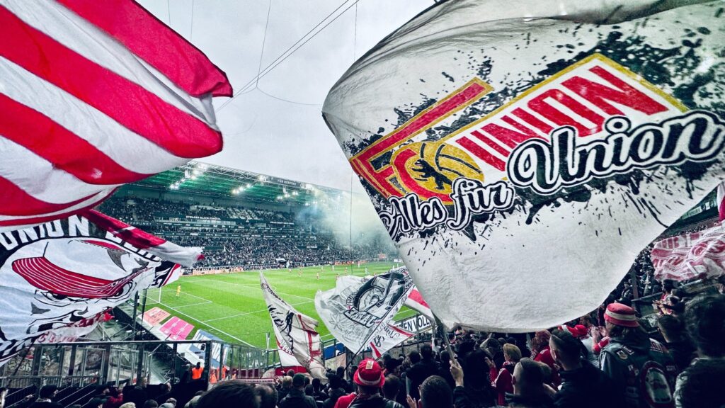 Unión Berlín se impuso esta tarde por 1-0 al Borussia Mönchengladbach, quedó en la tercera posición, dentro de la zona clasificatoria