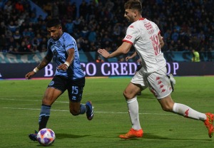 Belgrano celebró un justo triunfo ante Huracán en la vuelta a su estadio de Alberdi