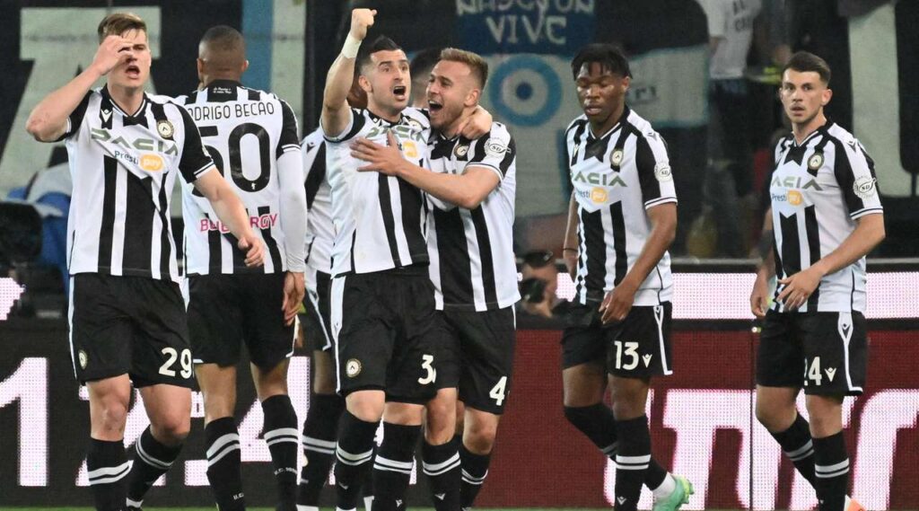 Napoli consiguió ayer su tercer 'scudetto' tras igualar con Udinese 1 a 1 como visitante, en el marco de la 33ra fecha de la Serie 'A' de la Liga de Italia de fútbol