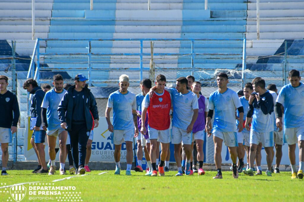 El director técnico de Gimnasia y Tiro de Salta, Rubén Darío Forestello, tiene el equipo definido para enfrentar este sábado a Crucero del Norte, en condición de local