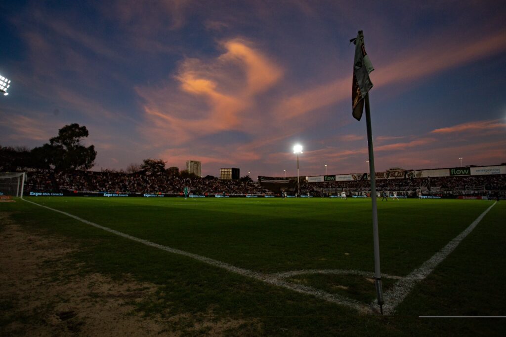 Racing fue goleado por Platense de visitante