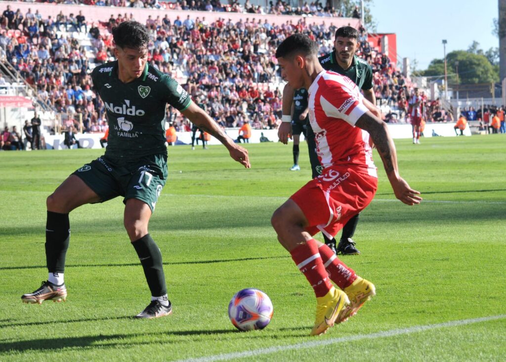 Sarmiento venció a Unión de Santa Fe de visitante y lo hunde en el fondo de la tabla