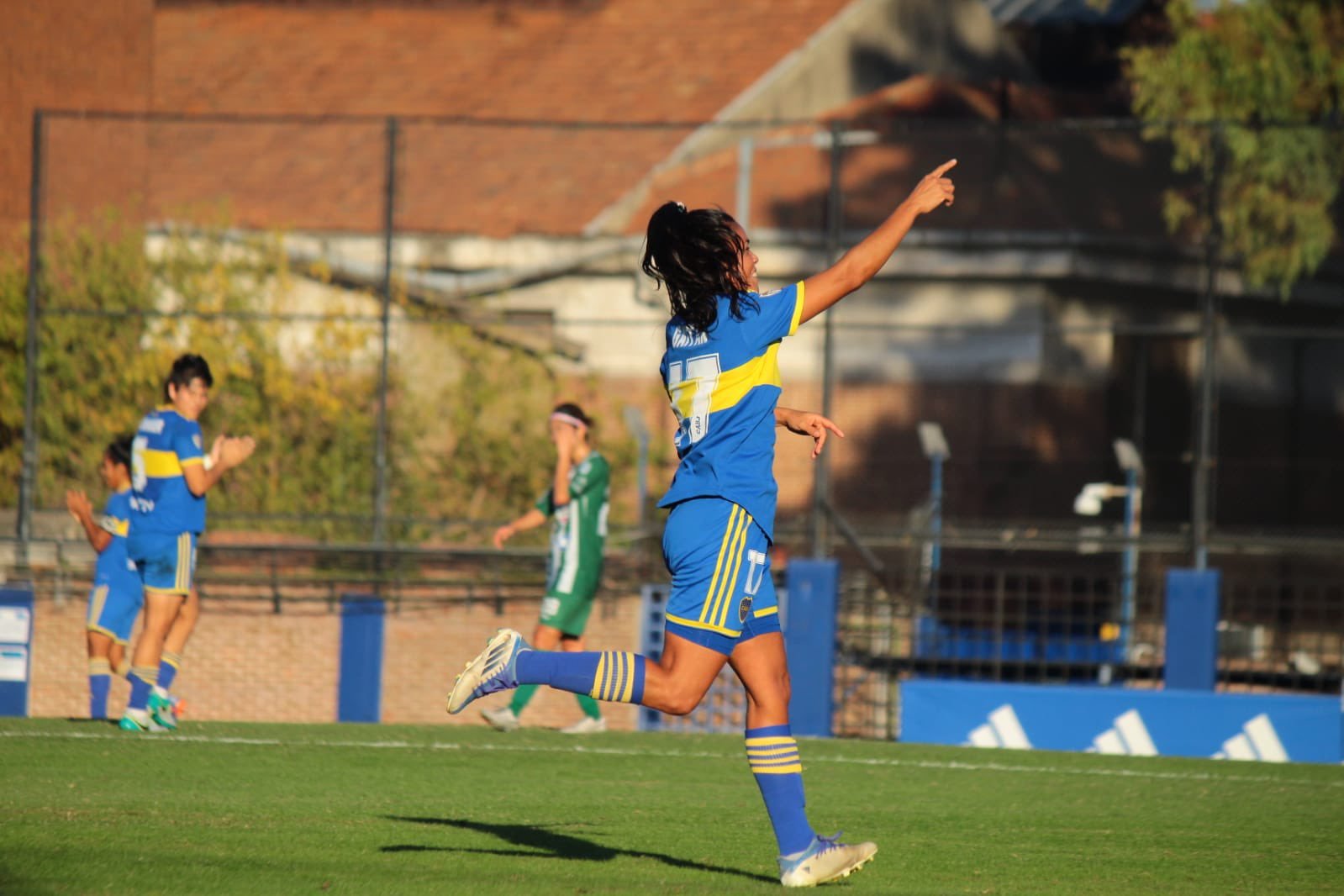 UAI Urquiza es nuevo líder del Campeonato Femenino de Fútbol - Desde La  Ventana Salta - Argentina