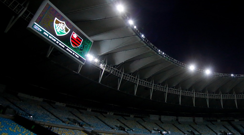 Flamengo no pudo con Fluminense pese a jugar un tiempo con uno más - @Flamengo_es