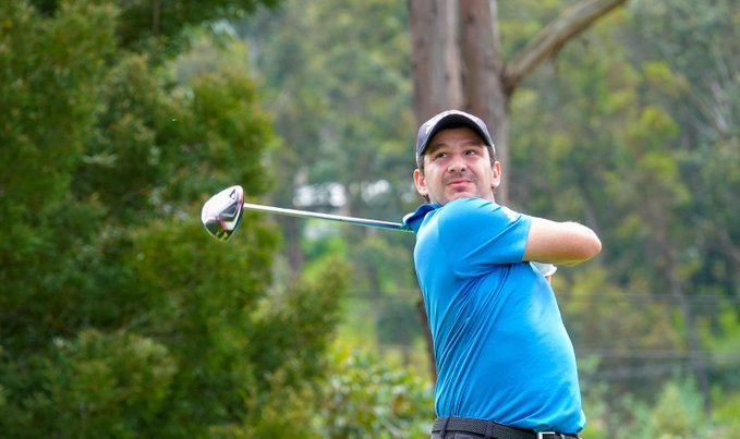 Alejandro Tosti encabeza las posiciones en el golf de Knoxville