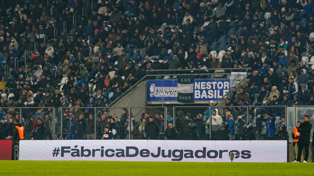 Gimnasia volvió al trabajo y el entrenador analiza cambios para recibir a Boca