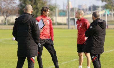 Diego Martínez asumió hoy como director técnico de Huracán, que terminó la fecha 22 del torneo 2023 de la Liga Profesional en zona de descenso.