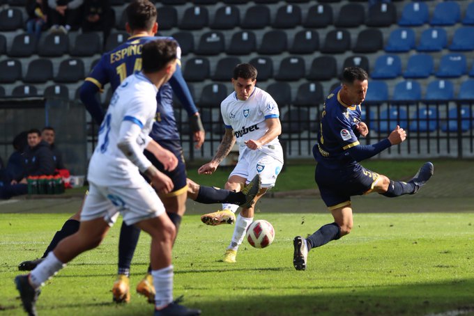 Huachipato recuperó el liderazgo en Chile