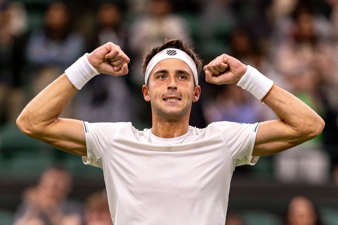 Etcheverry remontó el partido que perdía ayer y pasó a la segunda ronda en Wimbledon