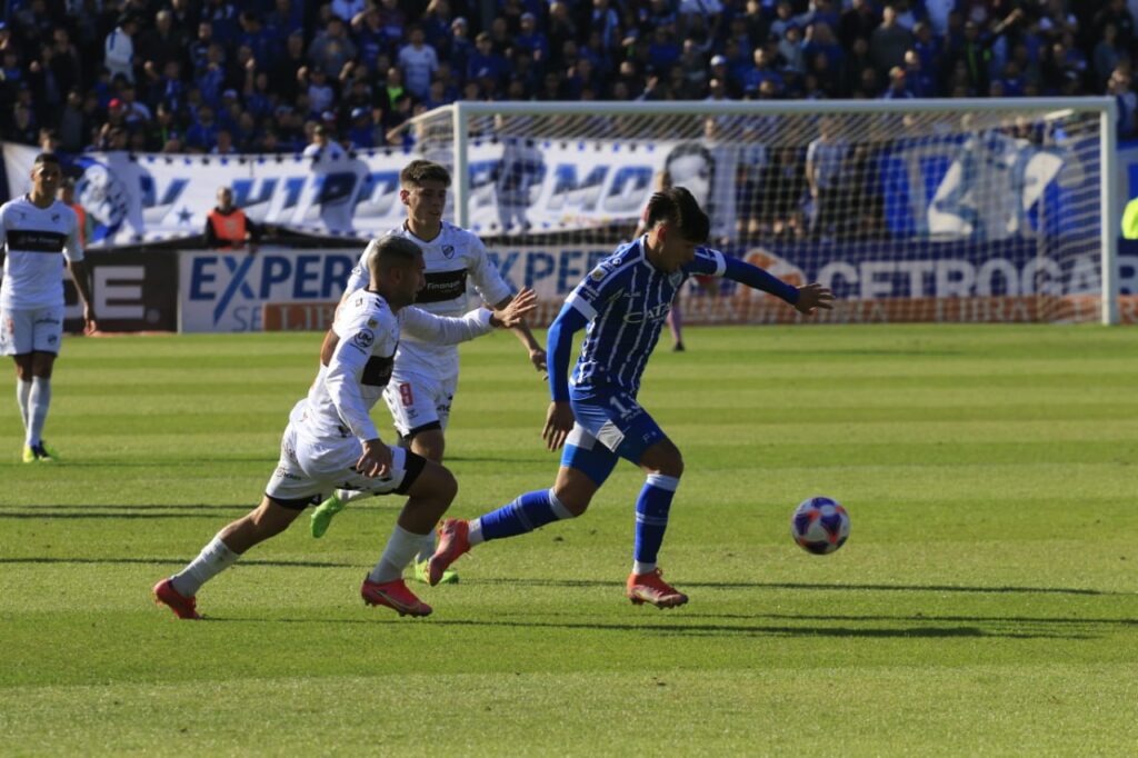 Godoy Cruz sufrió para superar a un duro Platense