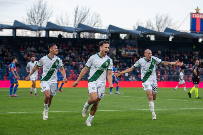 Banfield fue más práctico y se quedó con un triunfo "de oro" en Victoria