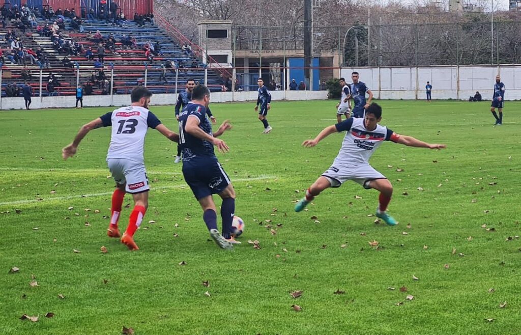 Sportivo Italiano empató y no pudo acercarse a los punteros en la Primera C