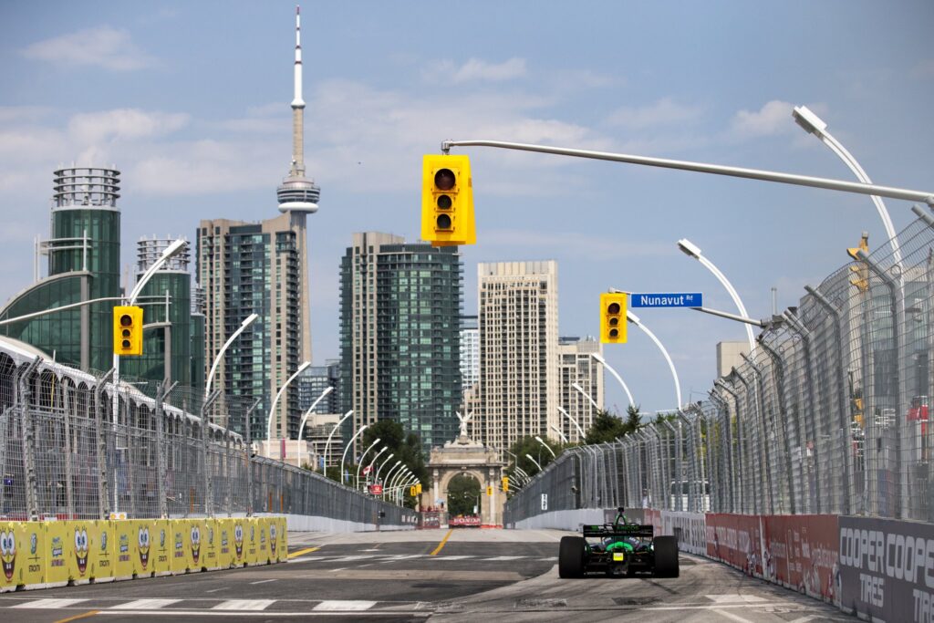 Canapino repite mejor actuación en la IndyCar y termina duodécimo en Toronto