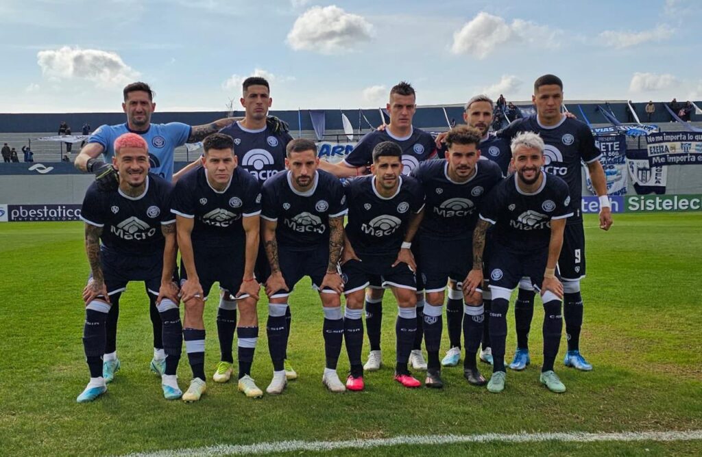 Independiente Rivadavia goleó a Tristán Suárez y afianzó liderazgo en la zona B