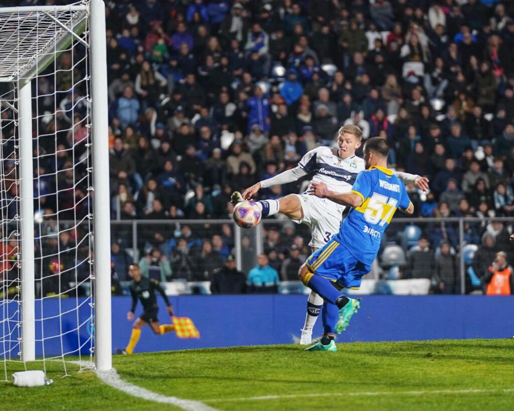 Boca fue contundente y le ganó 3 a 1 a Gimnasia en el Bosque