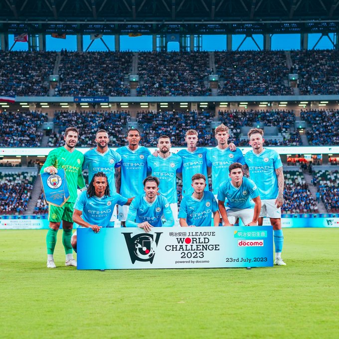 Julián Álvarez inicia de titular y marca un gol en amistoso del City en Japón